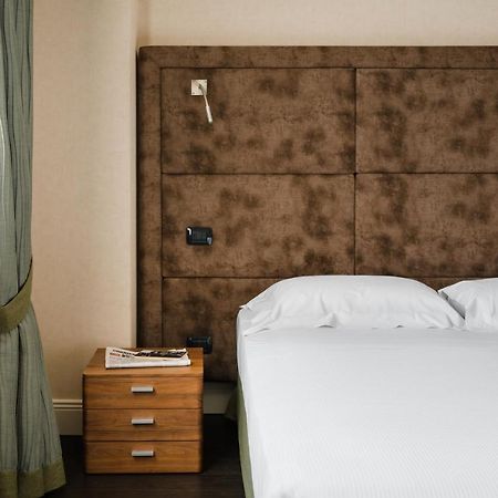 Hotel Cora Carate Brianza Ngoại thất bức ảnh
