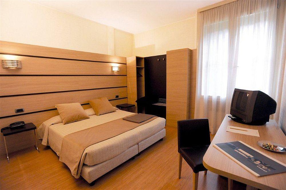 Hotel Cora Carate Brianza Ngoại thất bức ảnh
