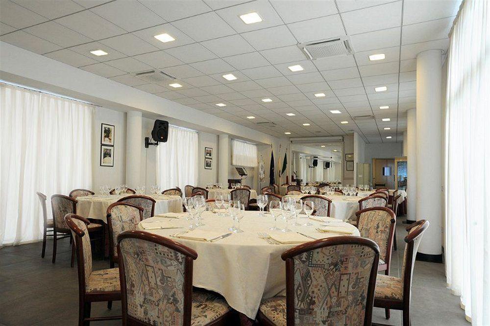 Hotel Cora Carate Brianza Ngoại thất bức ảnh