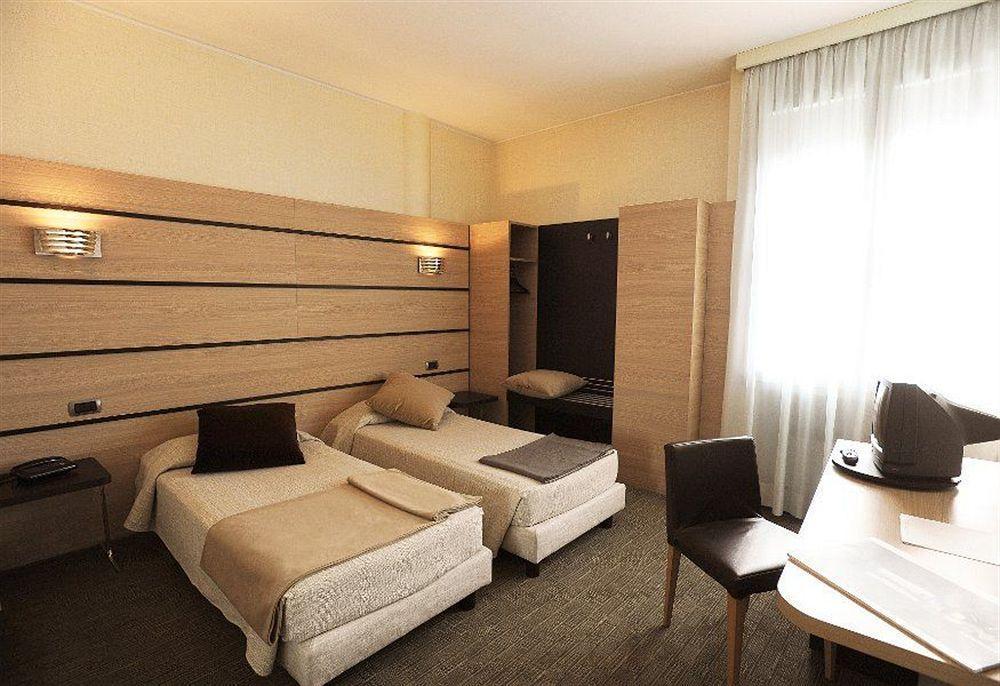 Hotel Cora Carate Brianza Ngoại thất bức ảnh