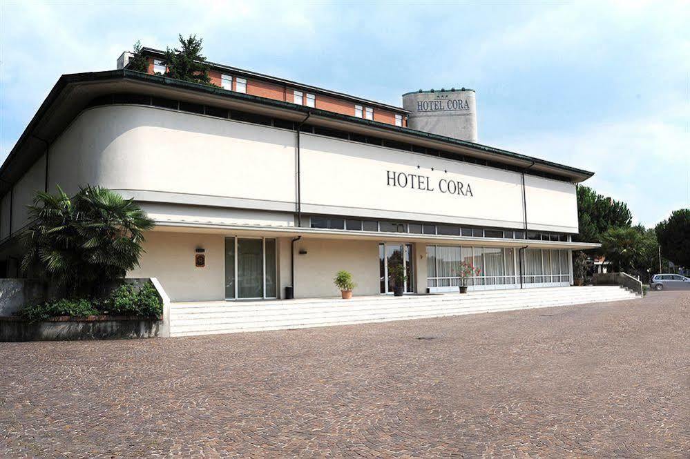 Hotel Cora Carate Brianza Ngoại thất bức ảnh