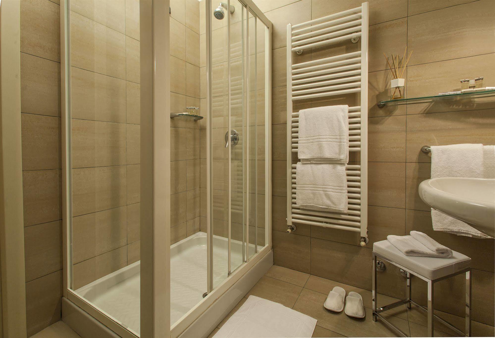 Hotel Cora Carate Brianza Ngoại thất bức ảnh