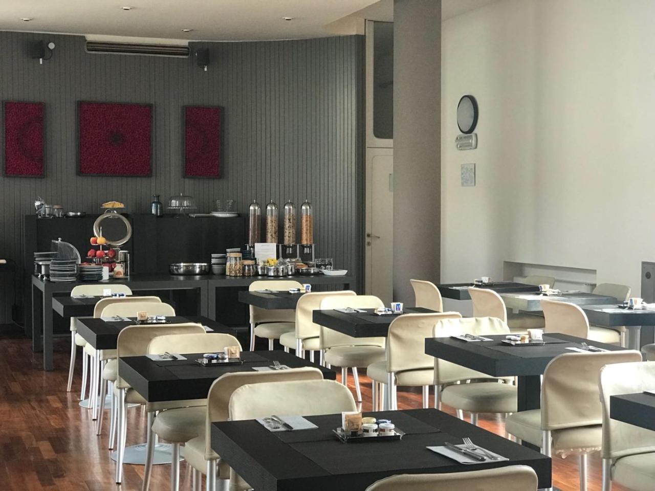 Hotel Cora Carate Brianza Ngoại thất bức ảnh
