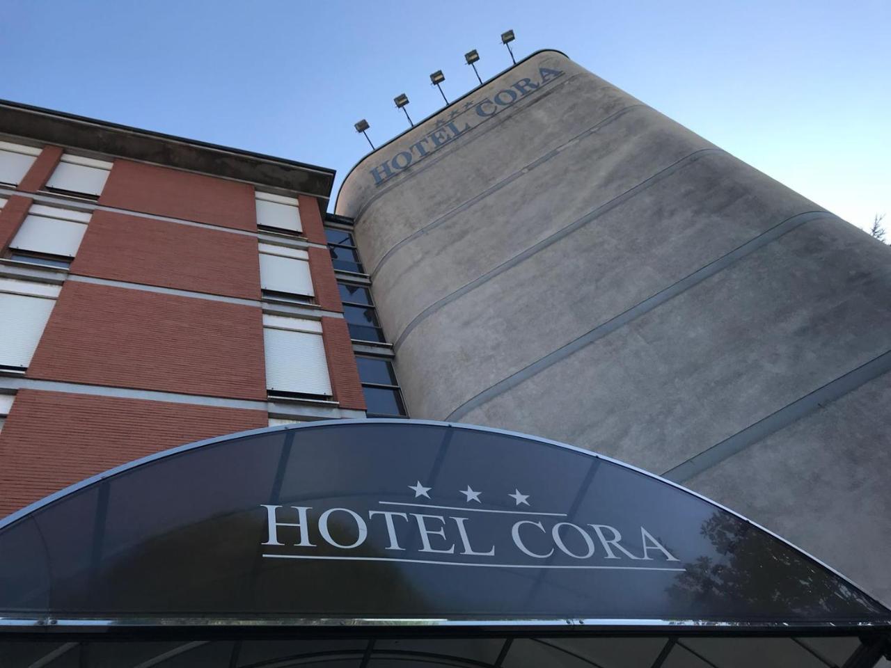 Hotel Cora Carate Brianza Ngoại thất bức ảnh